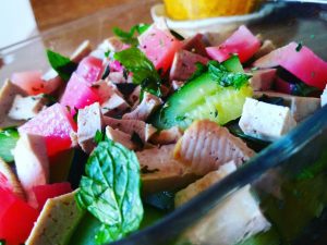 Lunch box: tofu in padella, zucchine e barbabietole rosse