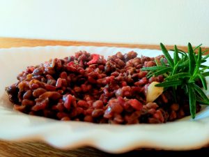 Riso rosso integrale con lenticchie, peperoncino e rosmarino