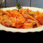 Pasta di lenticchie rosse con zucca gialla e tonno