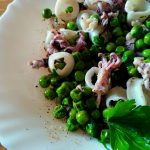 Secondi piatti, un grande classico: calamari con piselli verdi
