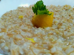 Primi piatti vegani: riso thaibbonet integrale al limone