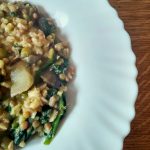 Ricette vegetariane: zuppa di cereali e legumi con spinaci e radicchio!