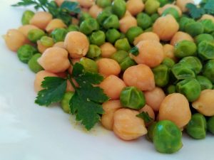 Ricette vegetariane: insalata di ceci e piselli verdi!