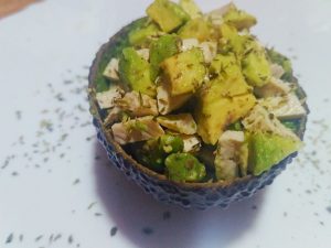 Antipasti e finger food: insalata di tofu e avocado, leggera e gustosa!
