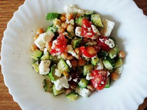 Piatti unici estivi: insalata di ceci e feta greca!