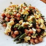 Ricette estive leggere: insalata di ceci, uova e fagiolini
