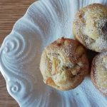 Dolci senza burro e senza lattosio: muffin alle pesche con latte di soia!