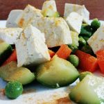 Ricette senza glutine vegetariane: tofu, piselli, carote e zucchine!