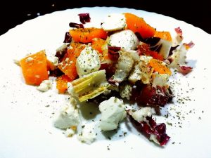 Ricette autunnali: insalata di zucca, radicchio rosso e feta greca!