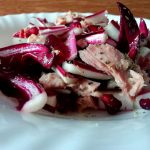 Piatti unici leggeri: insalata di radicchio rosso trevigiano con filetti di tonno e melograno!