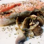 Secondi piatti a base di pesce: filetto di salmone ai funghi champignon!