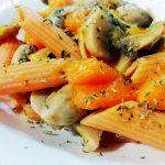 Primi piatti vegetariani: penne di lenticchie rosse con funghi e zucca!