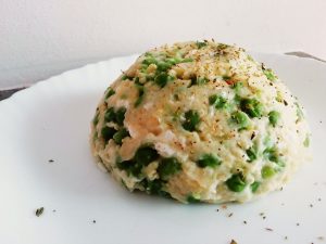 Piatti unici senza glutine: miglio decorticato con piselli verdi e feta greca bio!