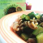 Primi piatti leggeri senza glutine: pasta di fagioli verdi mung con zucchine e olio evo!