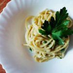 Primi piatti vegetariani: spaghetti di Gragnano con piselli secchi senza burro e senza formaggio!