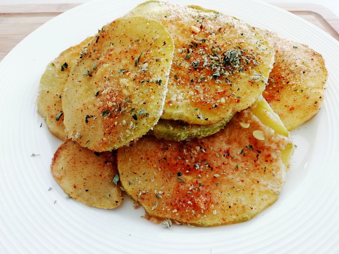 Contorni a base di verdure senza burro e senza formaggio: zucchine gratinate al forno con origano e olio evo!