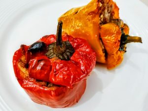 Ricette a base di verdure senza uova e senza formaggio: peperoni ripieni con macinato di vitello senza friggere!