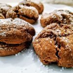 Dolci semplici e veloci senza burro e senza lattosio: biscotti morbidi al cacao amaro con zucchero di canna e olio evo!