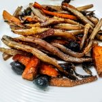 Contorni economici senza burro e senza formaggio: coste di bietole e carote con olive nere itrana gratinate!
