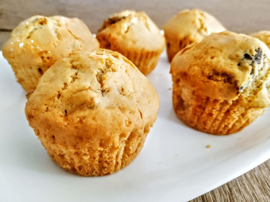 Dolci facili e leggeri senza latte e senza burro: muffin alle prugne secche con olio evo e zucchero di canna
