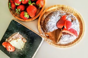 Dolci veloci facili ed economici: torta fredda di biscotti e crema pasticcera allo zucchero di canna