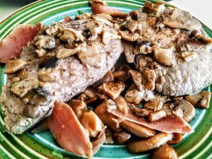 Secondi piatti a base di carne senza burro e senza formaggio: filetto di bovino adulto con funghi misti e slizenga