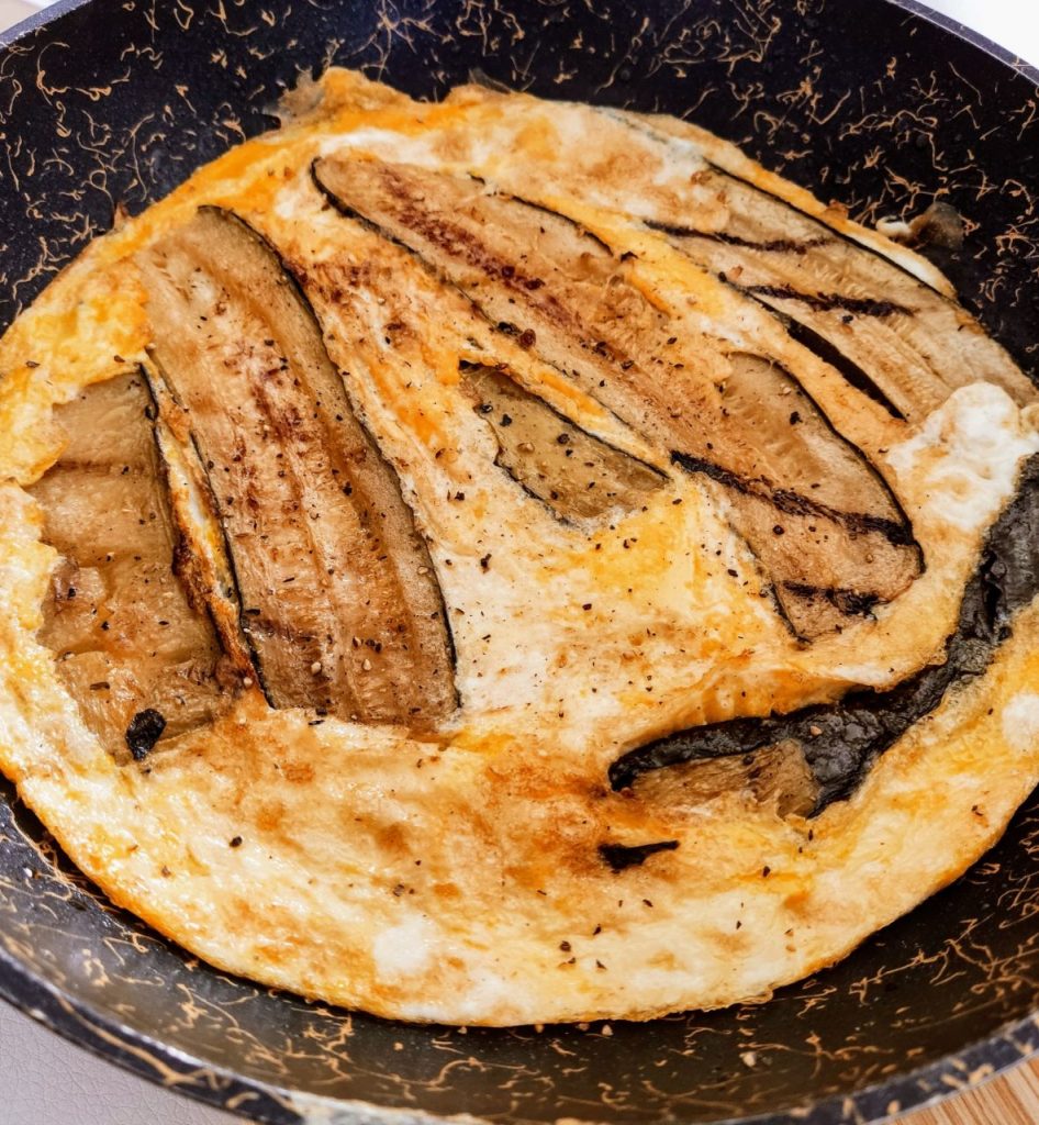 Omelette veloce di zucchine grigliate senza formaggio