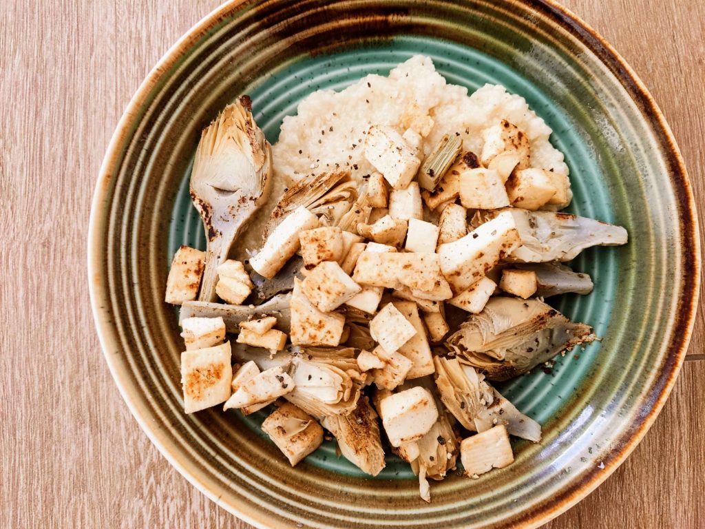 Miglio decorticato con carciofi e tofu