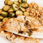 Piatti unici a base di pesce: pasta di legumi con orata e zucchine