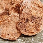 Cereal pancakes keto al cacao amaro con farina di cocco