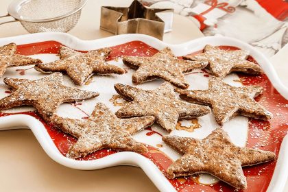 Biscotti natalizi vegani in padella alla zucca e cacao