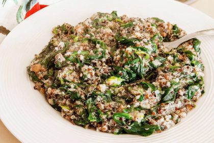 Quinoa agli spinaci con capperi