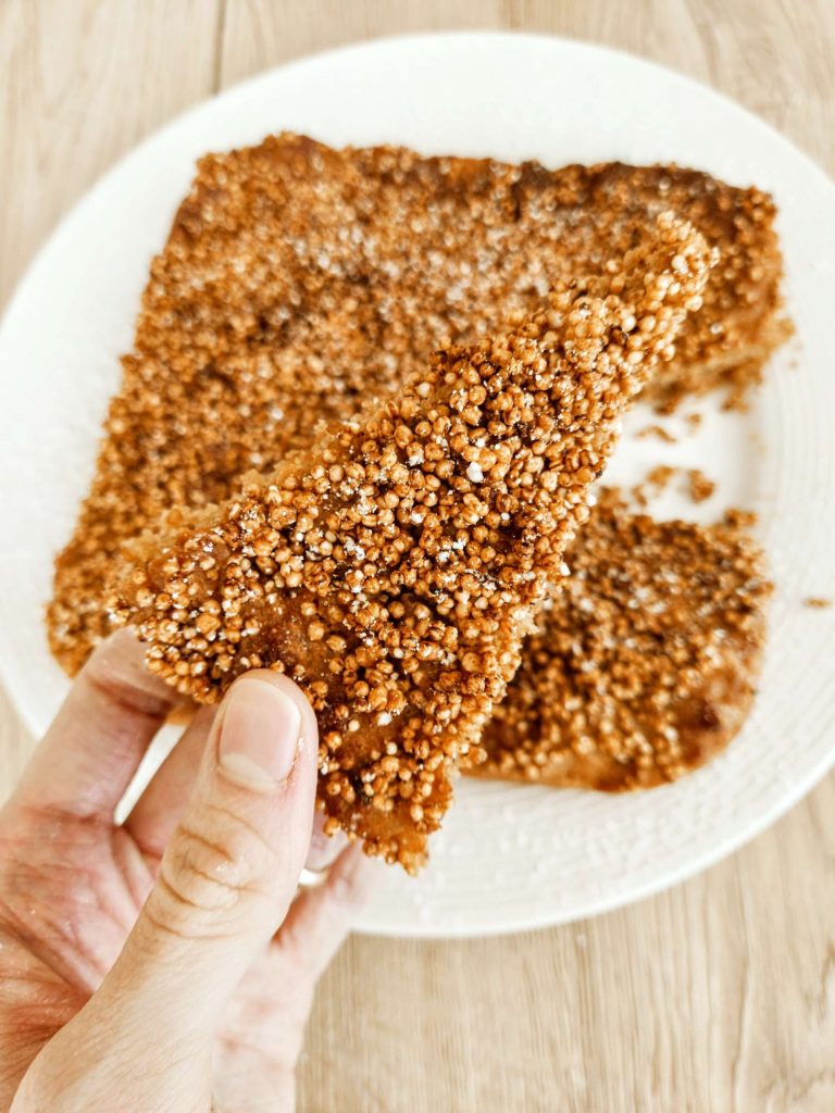 Torta di farina di quinoa in friggitrice ad aria