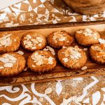 Cookies in friggitrice ad aria con farina di mandorle e olio evo