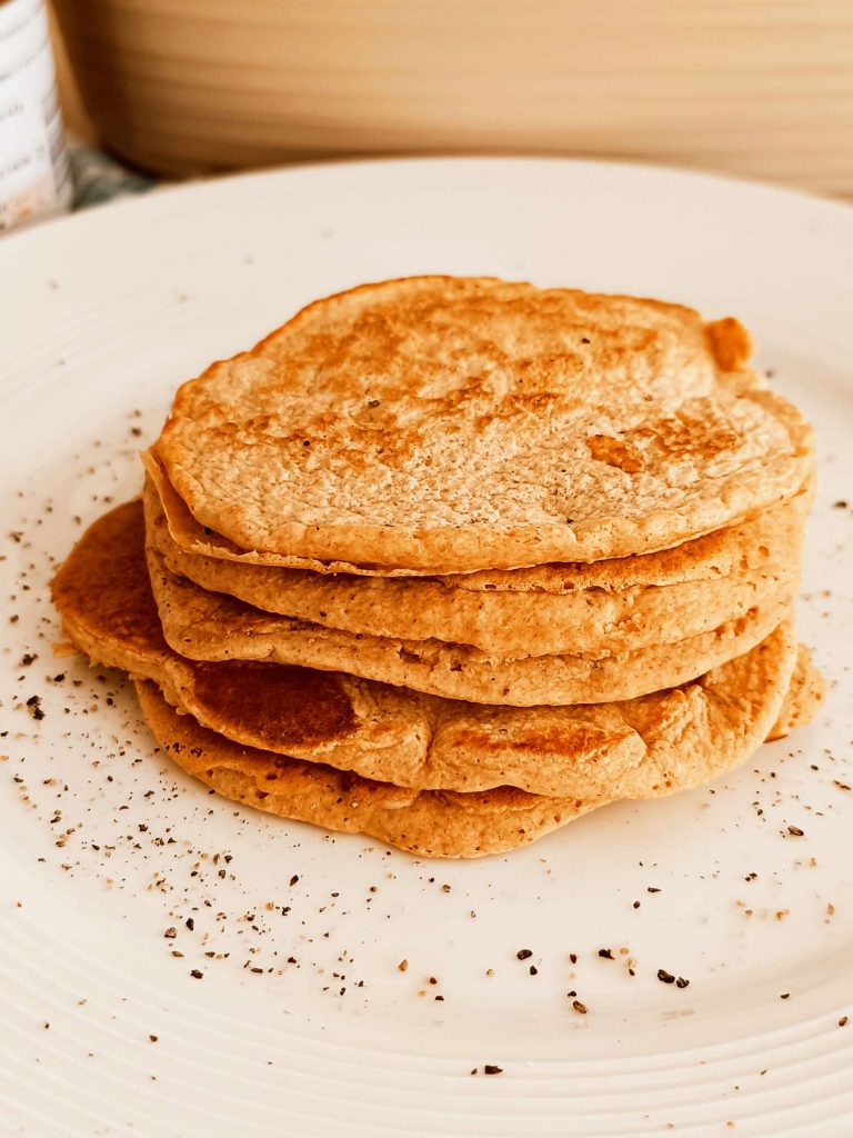 Pancakes salati light al pomodoro senza latte e senza formaggio