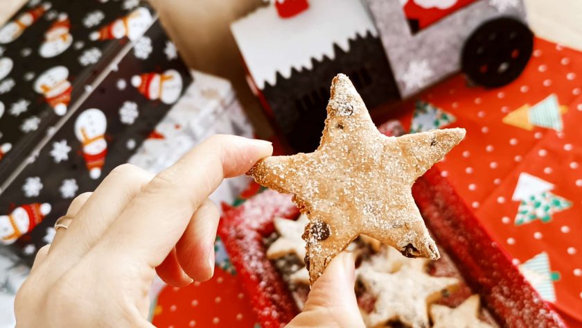 Biscotti di Natale Ricotta e Gocce di Cioccolato Fondente